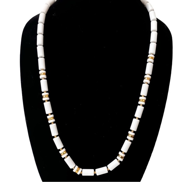 Vintage white acrylic with gold tone beads and closure necklace - Picture 1 of 8